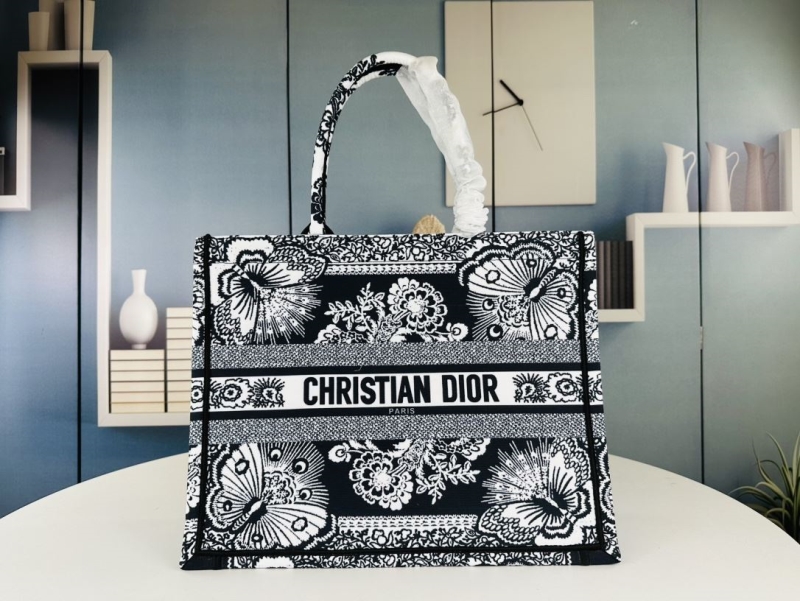 Dior Shopping Bags